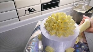 Торт с ?ТЮЛЬПАНАМИ/ТЮЛЬПАНЫ ИЗ КРЕМА