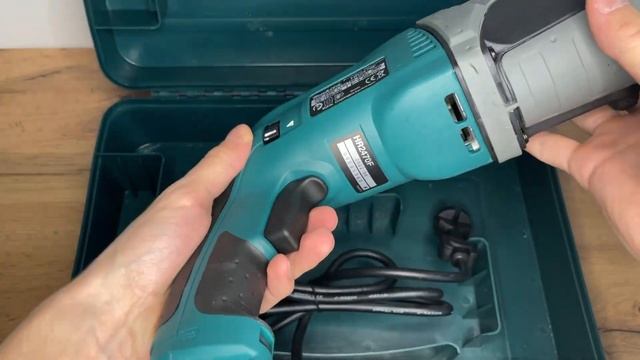Перфоратор Makita HR2470
