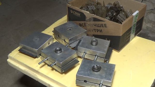 Бизнес в гараже.  Сколько я вложил в производство пластиковых кормушек ?  Производство в России.