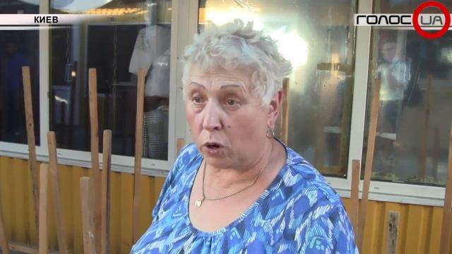Погромы в Киеве продолжаются. Мародеры «прошлись» по рынку возле станции метро «Лесная».mp4