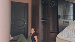 Решила сделать перестановку в спальне. Будем стелить ламинат в старом доме. Отвечаю на ваши вопросы