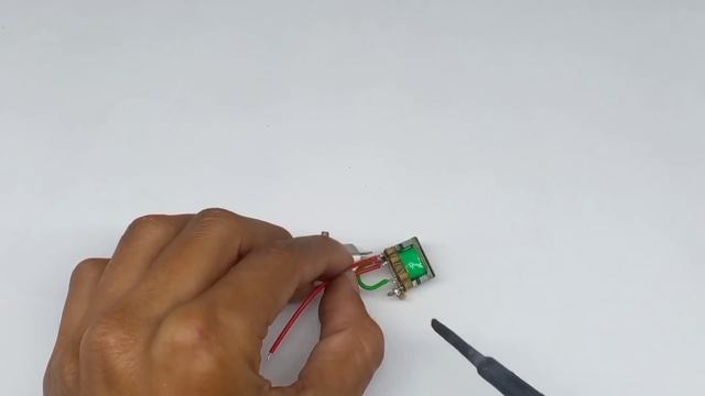 How to make mini inverter at home || Mobile charger se inverter kaise banaye.