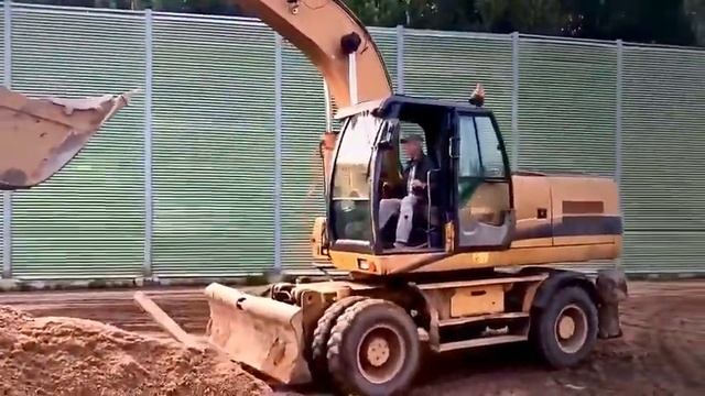 Продается колесный полноповоротный экскаватор Case WX210 (габаритный) смотреть онлайн