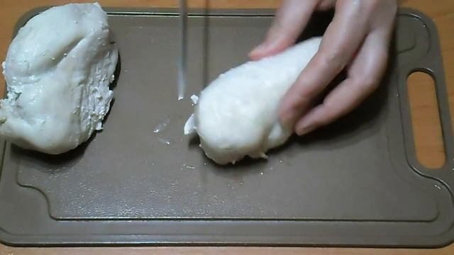 Легкий салат с капустой, куриной грудкой и необычным соусом