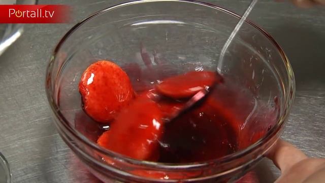 Ягодная история. Мы нашли рецепты изысканных летних десертов для Вас! смотреть онлайн