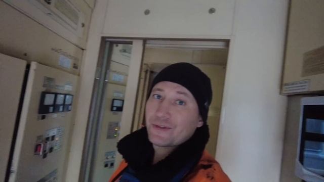 РЖД-Поезд 235 Пермь-Новороссийск , состав 220 Пермь-Новый Уренгой а также прицепки к поезду 73 смотреть онлайн