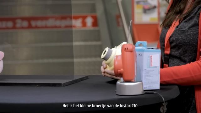 Fujifilm Instax mini 8 Unboxing & Review - Media Markt смотреть онлайн