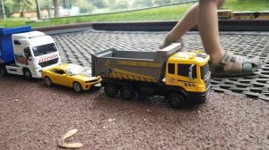 Driving toy Cars, Bus - Dlan drives the Cars side by side