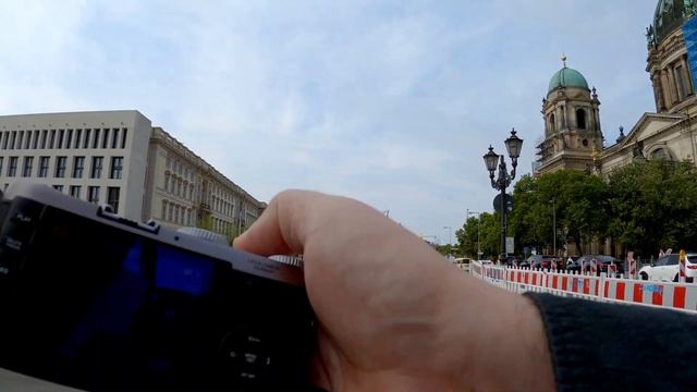 STREET PHOTOGRAPHY with a 13 year old LEICA X1 - POV смотреть онлайн