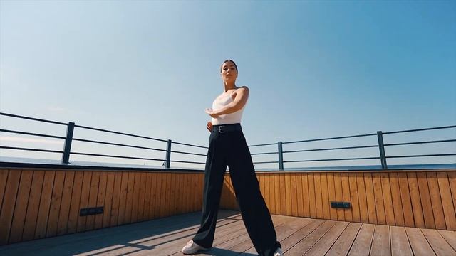 Nina Bonchinche - Vogue Old Way смотреть онлайн