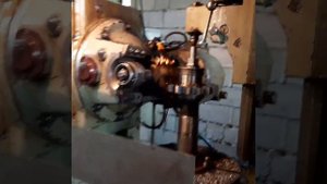 Красивая работа зубофрезерного станка при изготовление звёздочки