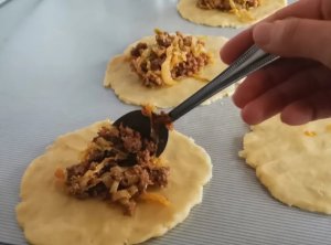 СЪЕЛИСЬ ПОДЧИСТУЮ!!! Лодочки из песочного теста с фаршем! Открытые пирожки с мясной начинкой