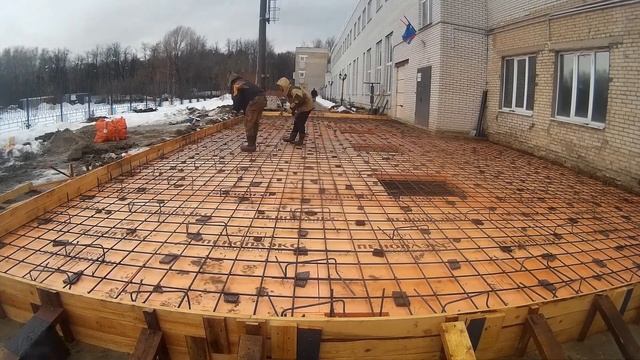 армирование бетонной монолитной плиты (процесс) смотреть онлайн