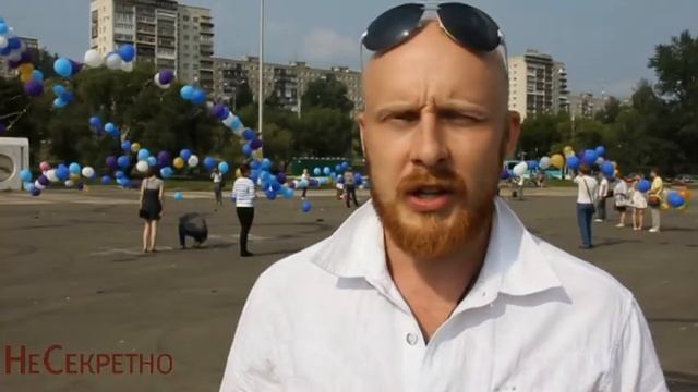 Пермяки соорудили фонтан из воздушных шаров