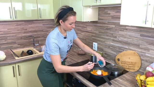 ГОЛУБЦЫ (Простой способ приготовления) Тонкая хрустящая оболочка снаружи много мясной начинки внутр