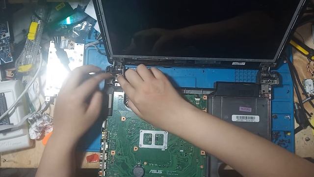 How To Replace Flexible Asus X45V смотреть онлайн