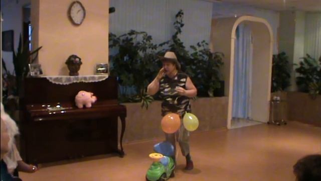 Галина Карпюк с пародией на стихотворение Сергея Михалкова "А что у вас" в ОДП № 2 СПб - 2012 год смотреть онлайн