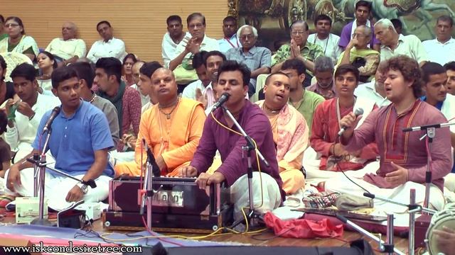 Shymananda Prabhu Singing Hare Krishna Maha Mantra Evening Session at Namotsava Kirtan Festival 201 смотреть онлайн