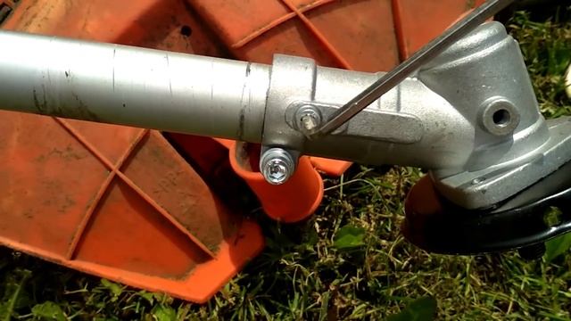 Ремонт бензокосы своими руками. Замена редуктора.Обслужим также воздушный фильтр. смотреть онлайн