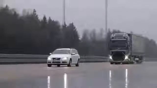 Экстренное торможение Volvo FH
