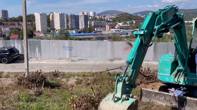 Расчистка участка, корчевание на миниэкскаваторе.