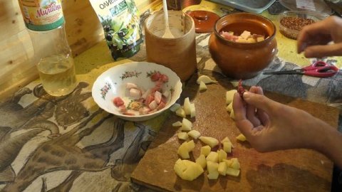 ЖАРКОЕ В ГОРШОЧКЕ НА УГЛЯХ