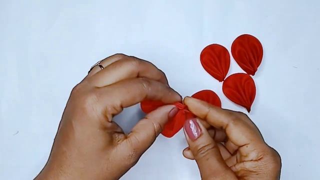 DIY / How to make an adorable fabric rose flower in just 7 minutes' / DIY Flower смотреть онлайн