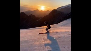 WORLD CUP SKI RACERS FREE SKIING 11