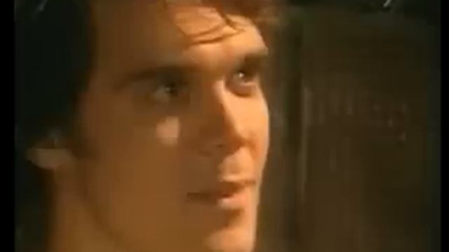 танец Жади в черном одеянии с мечом смотреть онлайн