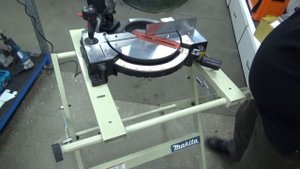 Торцовочная пила Maktec by Makita MT230