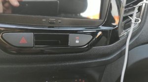 Как закрыть Lada Xray Cross без помощи штатных кнопок на ключе. Способ 1