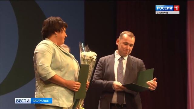 В Кургане сегодня чествовали врачей смотреть онлайн