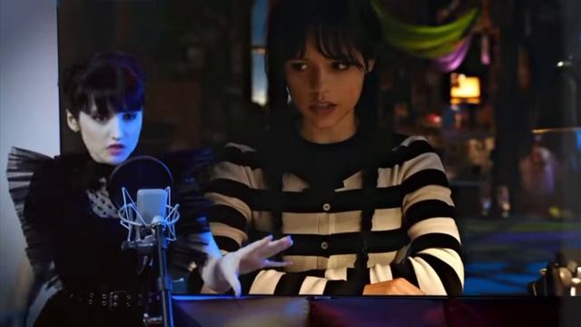 песня уэнздэй на русском языке?? смотреть онлайн