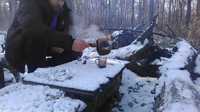 КАК НЕ ЗАМЁРЗНУТЬ ? ГОТОВИМ В ЛЕСУ . смотреть онлайн