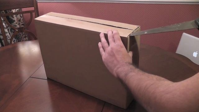 Unboxing a Macbook Air 13 2010 - The Manly Way