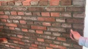 Как правильно снять цемент между кирпичами. Учимся :)