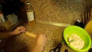 Домашние куриные колбаски в пищевой пленке
