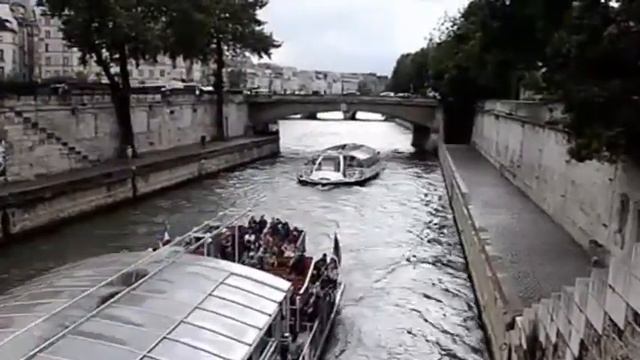 Прогулки на корабликах по Сене в Париже / #Париж смотреть онлайн