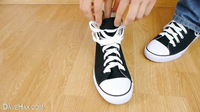 Shoe Lace Life Hack - Ukrainian Knot смотреть онлайн