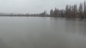 Дырка в воде!