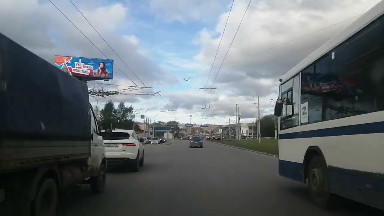 Екатеринбург улица Челюскинцев.