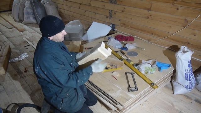 Выравнивание стен и окосячка окна в деревянном доме