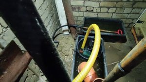Г. Петушки. Абиссинская скважина в подвале гаража.