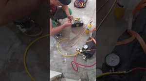 Закладка трассы под сплит-систему с опрессовкой АЗОТОМ