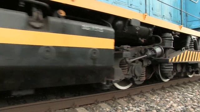 Тепловоз ТЭМ7-0234 на о.п. Лиллекюла / TEM7-0234 at Lilleküla stop смотреть онлайн