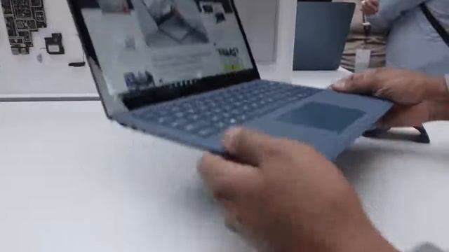 Microsofts Surface Laptop Hands on смотреть онлайн