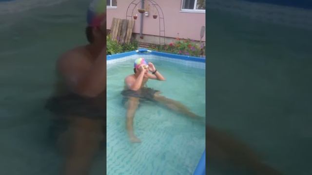 Лайфхак: Как быстро надеть шапочку для плавания) смотреть онлайн