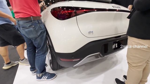 Smart #1 Exterior Preview In Paultan EV Exhibition 2023 Mercedes Geely JV Car смотреть онлайн