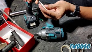 Inside TW004G - Makita XGT Impact Wrench 40V Battery
