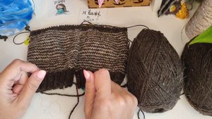 Что на спицах: носки, гетры. Сколько пар вяжу, из какой пряжи